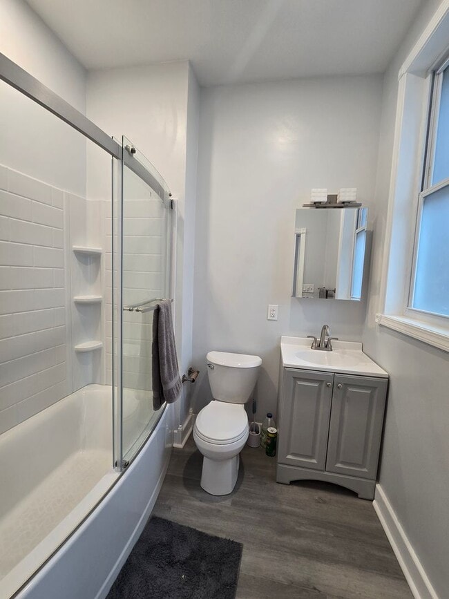 Building Photo - Beautifully Remodeled 3 Bedroom With Rooftop Deck - Downtown Sharpsburg