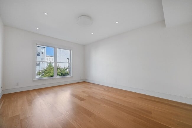 Building Photo - 122 Jefferson St