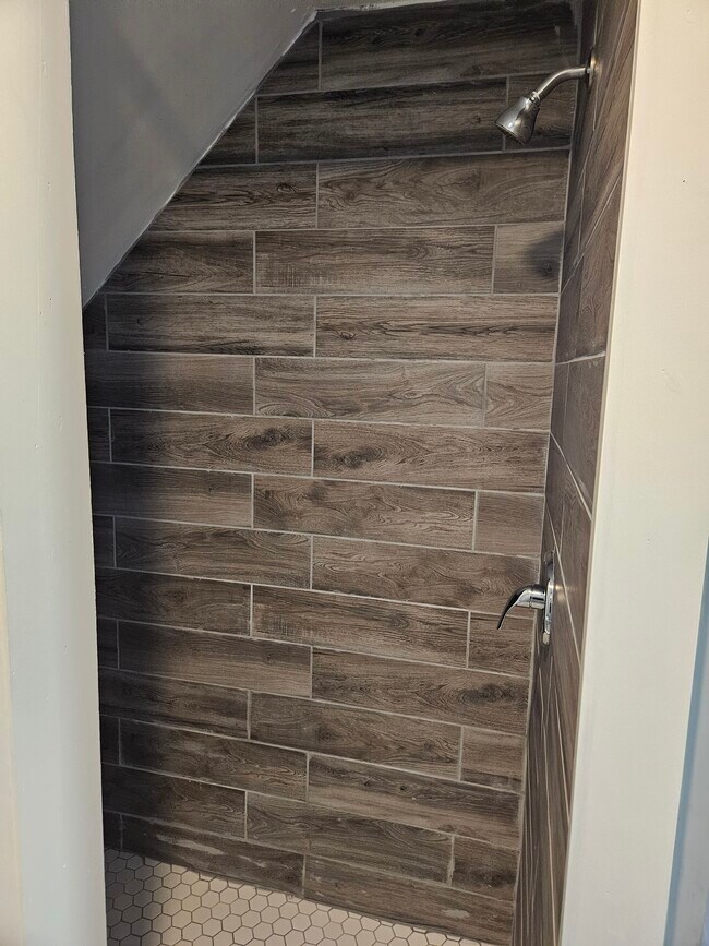 Building Photo - 1302 W 116th St