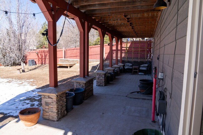 Building Photo - Fully Furnished 4 Bedroom Home Near Quail Lake!!!! MUST SEE!