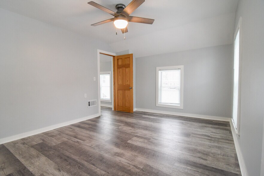 Building Photo - 5938 5th Ave