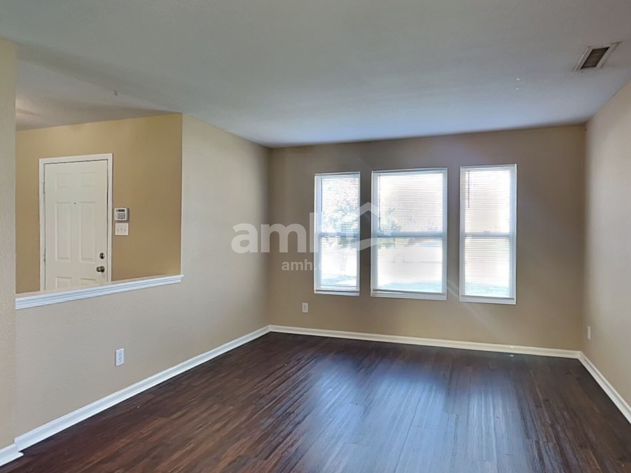 Building Photo - 7927 Newhall Way