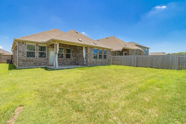 Building Photo - 124 Shagbark Trl