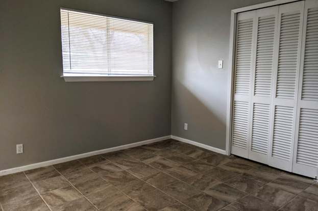 Building Photo - 2330 Blossom Dr