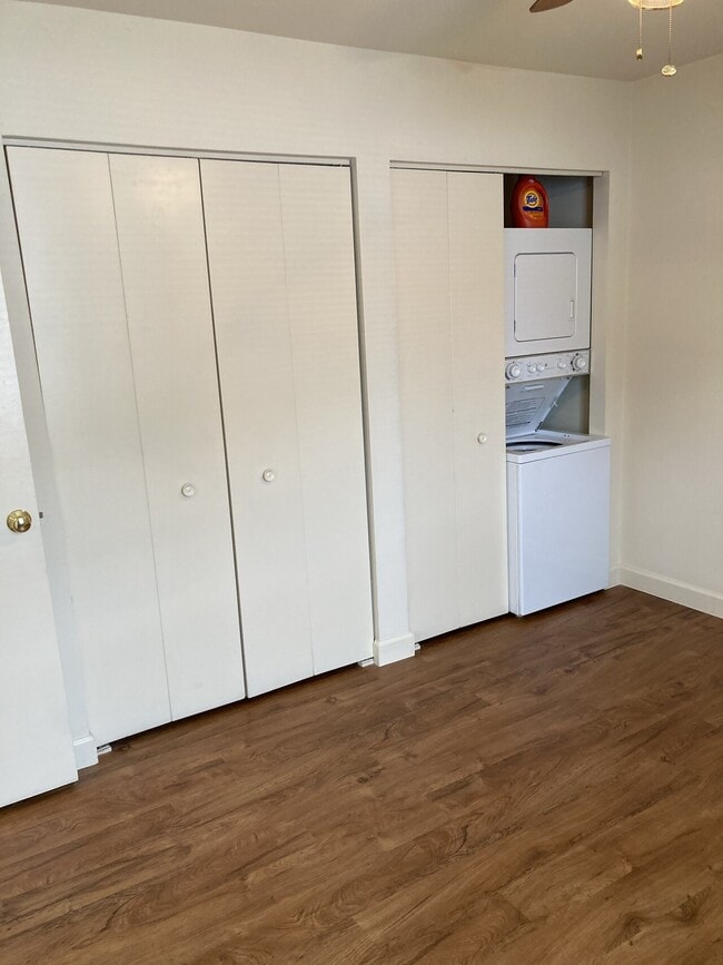 Building Photo - Broadway Apartments