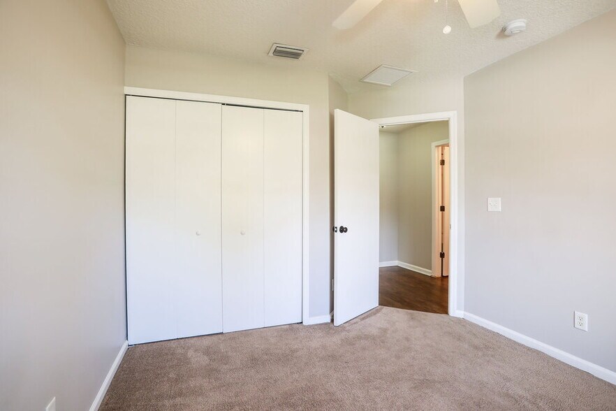 Building Photo - 2285 Brian Lakes Dr E