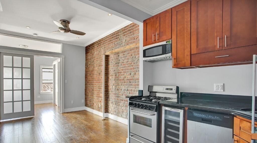 Building Photo - 147 Avenue A