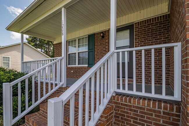 Building Photo - ADORABLE 3 BR, 2BA HOME FOR RENT IN GOLDSBORO *Excellent location less than 5 min from SJAFB*