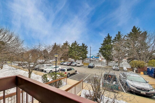 Building Photo - Spacious Updated Condo Available for Immediate Move-In