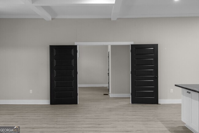 Building Photo - 1331 Diamond Ave SE