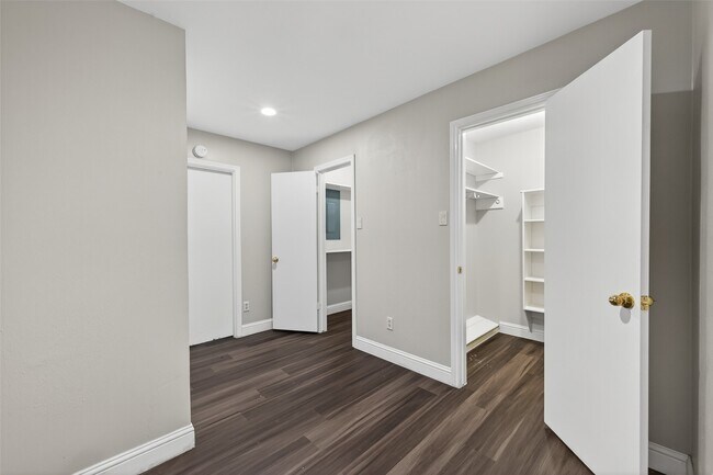 Building Photo - 7735 Teal Run Dr