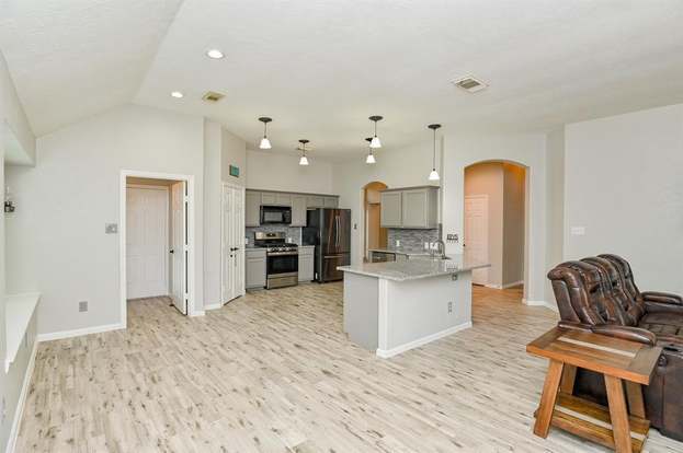 Building Photo - 2526 Lake Dale Ln