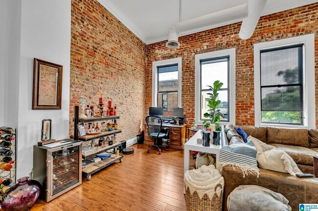 Building Photo - 2112 Morris Ave