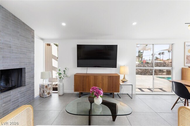 Building Photo - 1607 Pawnee Dr