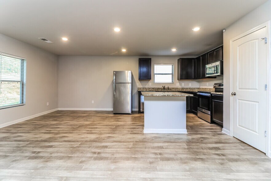 Building Photo - 3019 Chris Cir