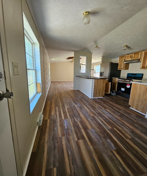 Building Photo - 324 W Front St