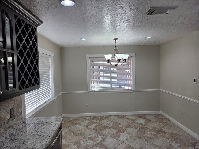Building Photo - 15415 Beechnut St