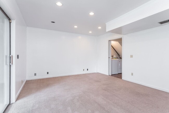 Building Photo - 1134 Mountain View Dr