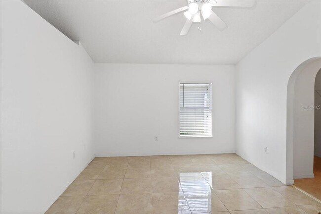 Building Photo - 10437 Opus Dr