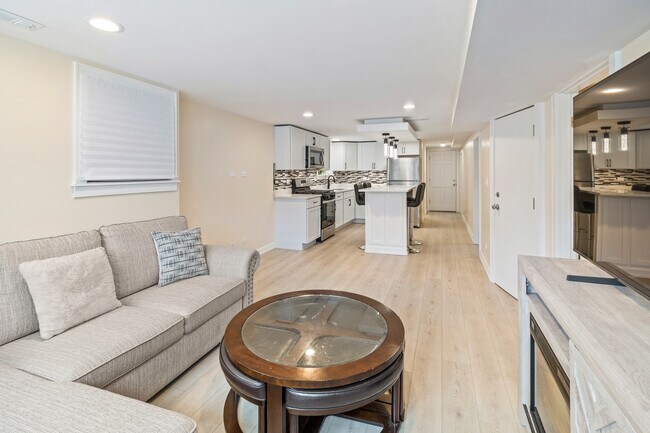 Building Photo - 5219 W Deming Pl