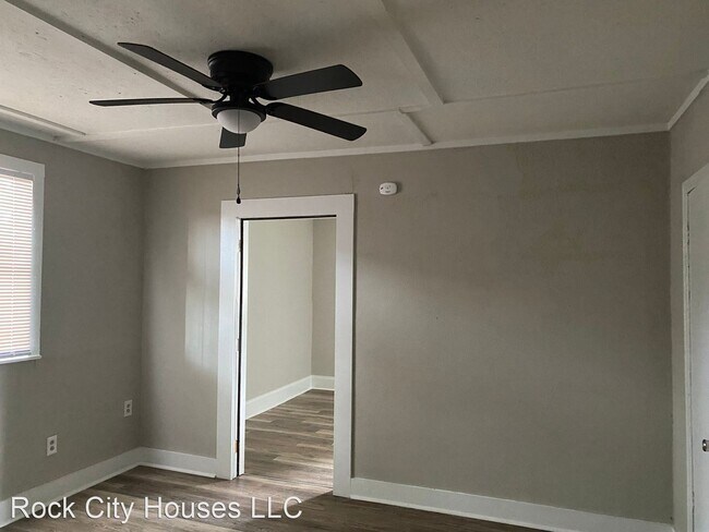 Building Photo - 2 br, 1 bath House - 1319B Maple Street
