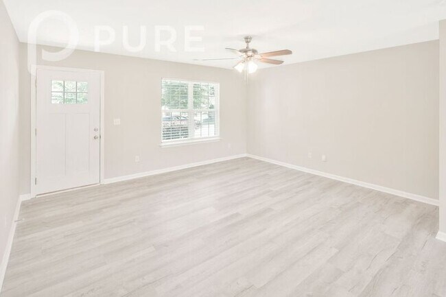 Building Photo - 4645 Esmeralda Drive