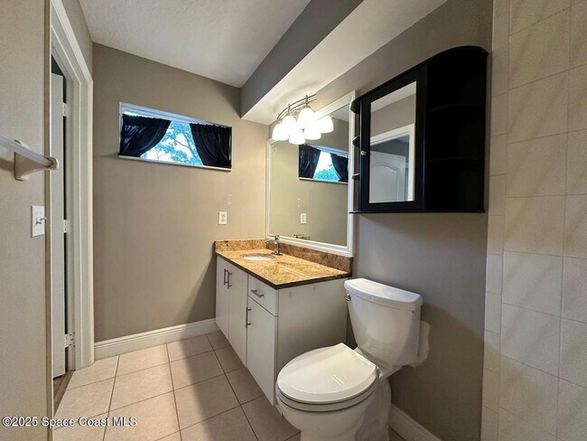 Building Photo - 3060 Sea Gate Cir