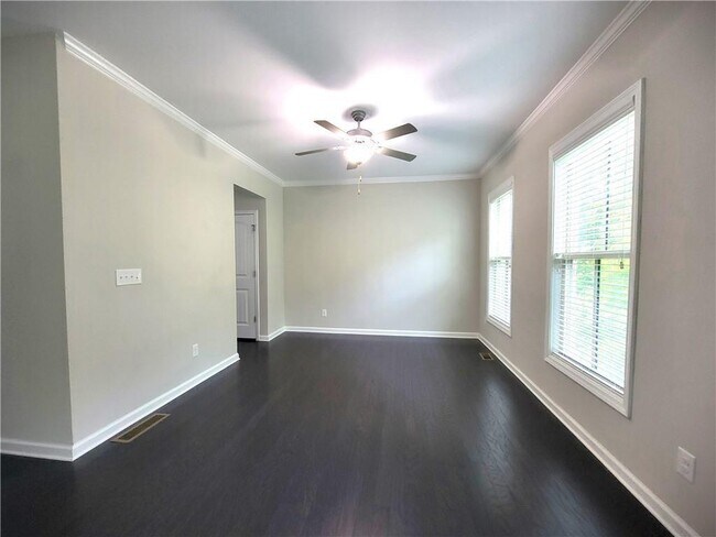 Building Photo - 600 Northaven Ave
