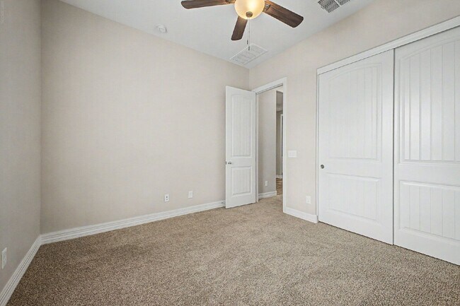 Building Photo - 8833 S 167th Ln