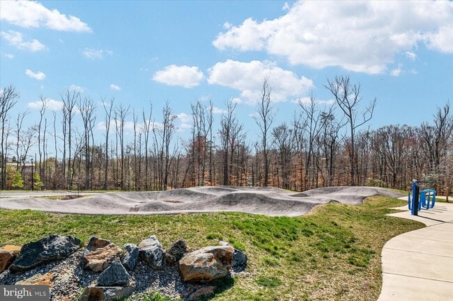 Building Photo - 3351 Pitch Pine Dr