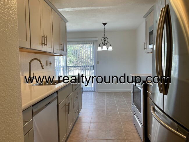 Building Photo - Newly remodeled two bedroom one bath condo...