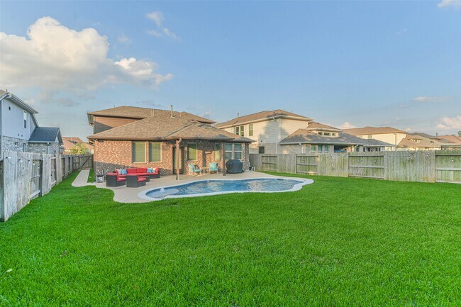 Building Photo - 22095 Volante Dr