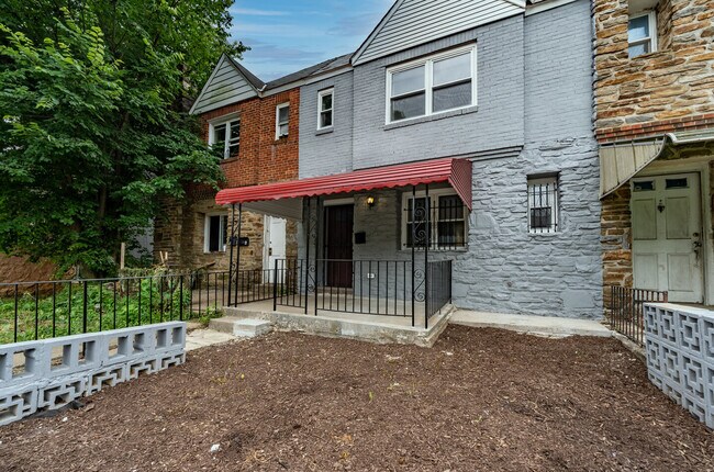 Building Photo - 5120 Queensberry Ave