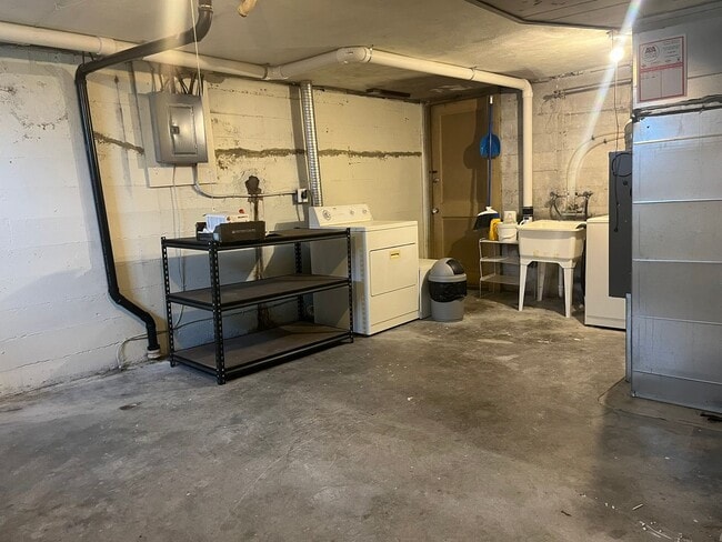 Building Photo - Charming N. Portland Apartment located in the Piedmont Neighborhood!