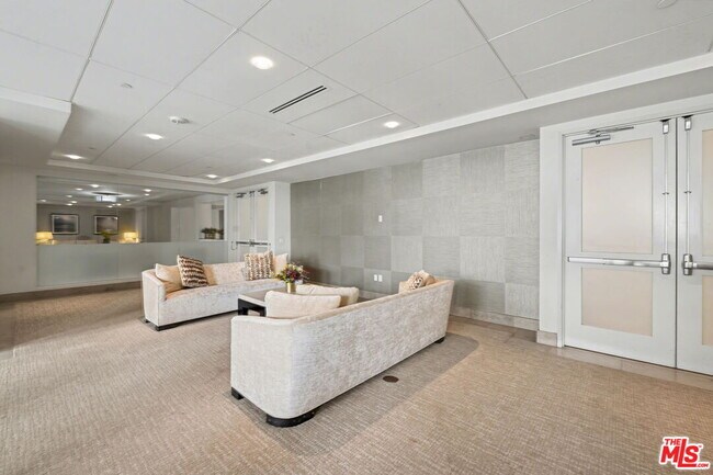 Building Photo - 1440 Veteran Ave