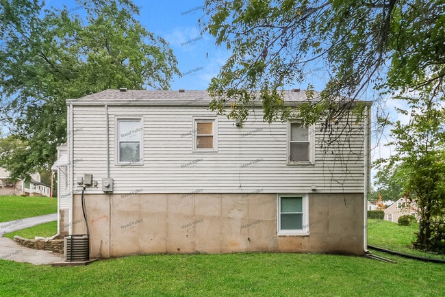 Building Photo - 5024 Glenside Dr
