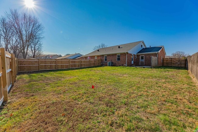Building Photo - 7127 Pinehurst Dr