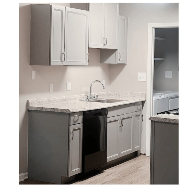 Building Photo - Town Square Apartments