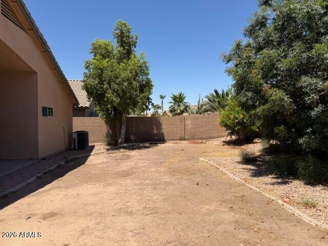 Building Photo - 43194 W Sunland Dr