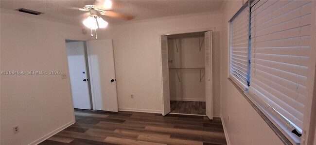 Building Photo - 6225 SW 136th Ct