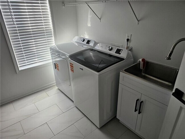 Building Photo - 1222 Paiute Ct