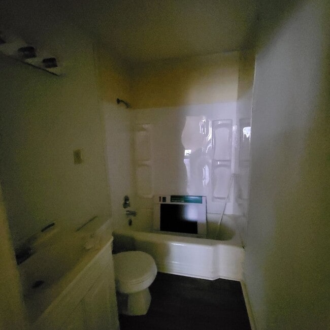 Building Photo - 120 Hillcrest Dr