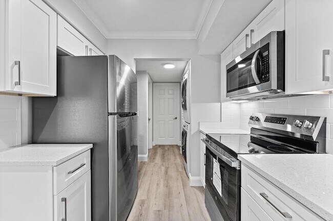 Building Photo - 1866 Fairview Villas Dr