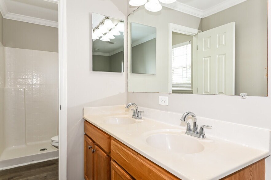 Building Photo - 4059 Woodley Creek Rd