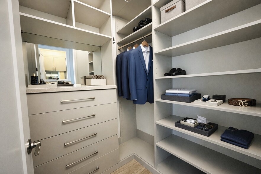 WALK-IN CLOSET - 15377 Green River Ct