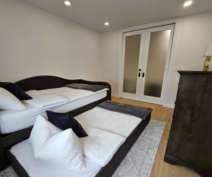 Building Photo - 3239 46th St