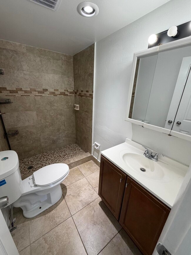 Building Photo - 2500 Coral Springs Dr