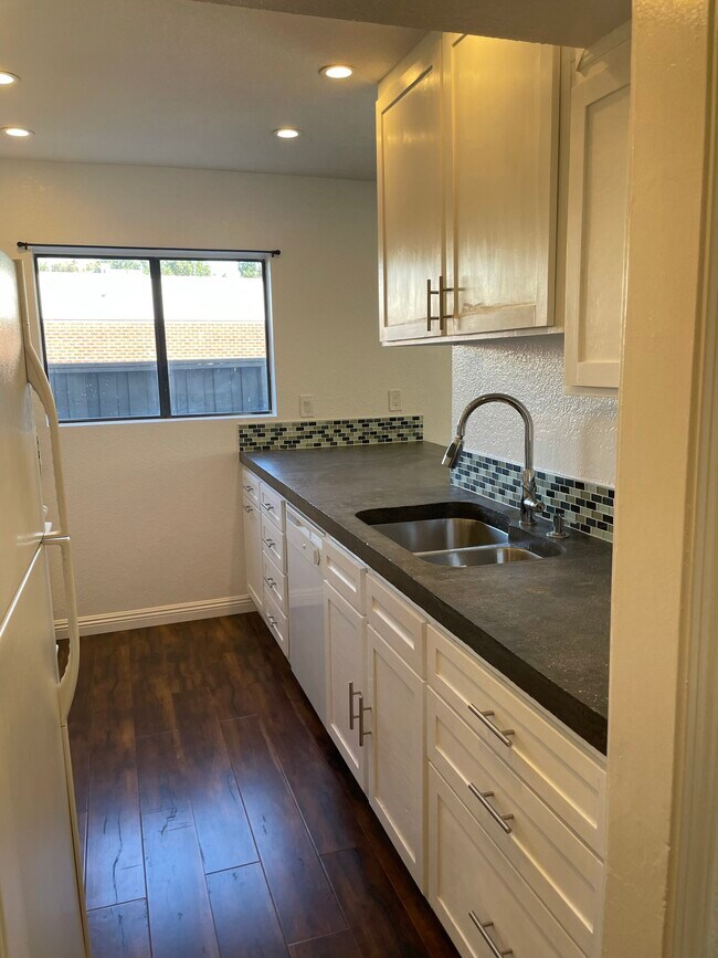 Building Photo - 11311 Tampa Ave