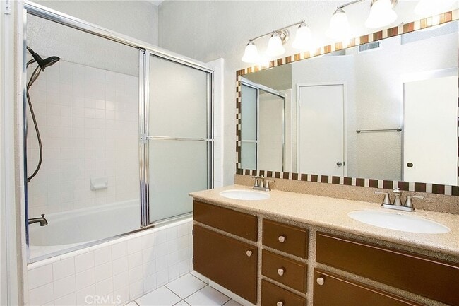 Building Photo - 123 Night Heron Ln