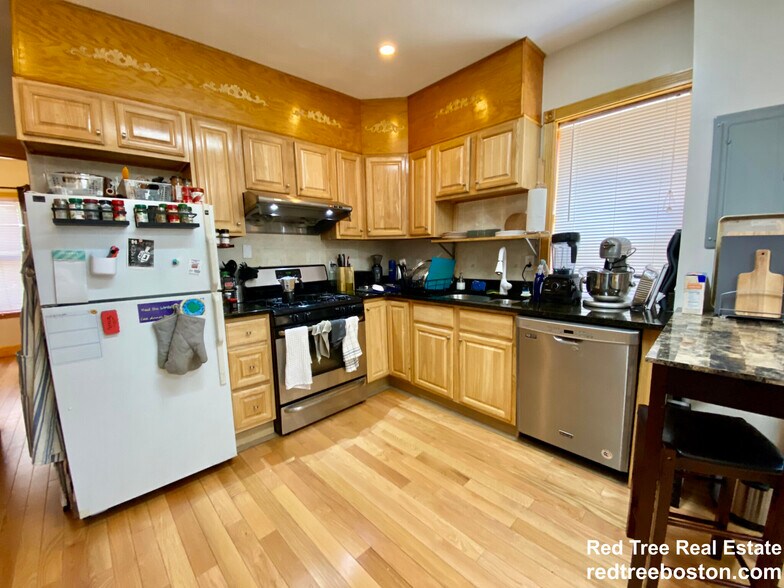 Building Photo - 11 Tabor Pl